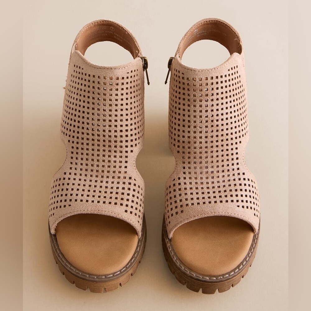 NIB Brand New In Box Very G Milsy Vegan Suede Boho Festival Heels Sandals - Picture 7 of 10